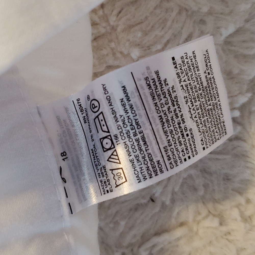Old Navy mid-rise shorts - Picture 9 of 10